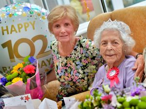 Supporting image for story: Happy 102nd birthday to quiz fan Edna