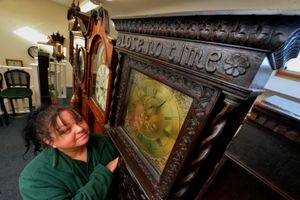 NORTH COPYRIGHT SHROPSHIRE STAR STEVE LEATH 09/02/2023..Feature in Market Drayton at W J Morris Clocks. Pics with Wayne and Mel Morris..