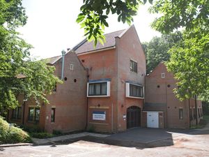 Supporting image for story: Limited information on Egyptian boat fire which killed three Britons – coroner