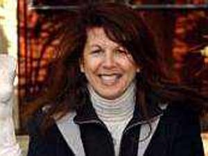 Supporting image for story: Elkie set for pearl of a night