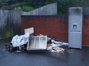 Supporting image for story: More than 20 firefighters work to tackle 'severe' house blaze