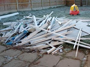 Supporting image for story: Shrewsbury glass company's sudden collapse leaves customers 'thousands out of pocket'