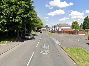 Supporting image for story: Police issue update on suspected gunmen after shots fired in Oldbury road