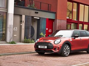 Supporting image for story: Facelifted Mini Clubman goes on show in Shanghai