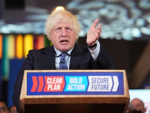 Supporting image for story: Fact check: Photograph shows Boris Johnson and ex-wife at university