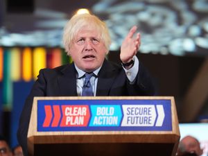 Supporting image for story: Fact check: Photograph shows Boris Johnson and ex-wife at university