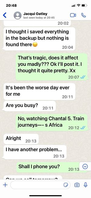 The Whatsapp exchange between Jacqui Oatley's mother and a scammer pretending to be the broadcaster