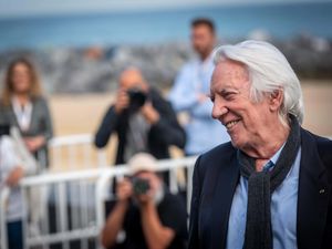 Supporting image for story: PM Justin Trudeau remembers ‘truly great Canadian artist’ Donald Sutherland