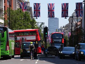 Supporting image for story: Sadiq Khan considers charges for driving SUVs in London