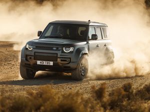 Supporting image for story: Land Rover set to compete in Dakar rally with Defender Octa