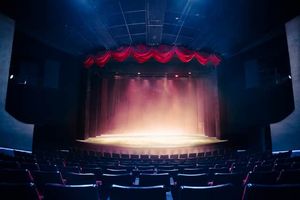 Great savings on theatre tickets for 2025 in January sale