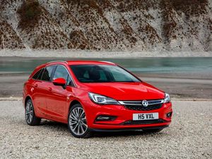 Supporting image for story: First drive: Vauxhall’s Astra Sports Tourer doesn’t excite, but does everything else well