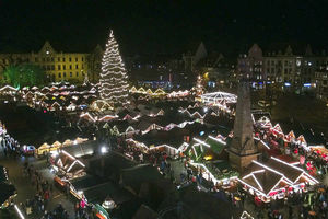 Supporting image for story: Enchanting Christmas markets