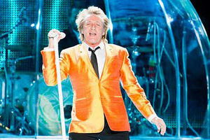 Supporting image for story: Rod Stewart rocks at Birmingham's NIA