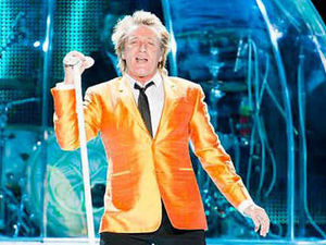 Supporting image for story: Rod Stewart rocks at Birmingham's NIA