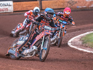 Supporting image for story: Wolverhampton Wolves beaten despite Luke Becker’s starring role