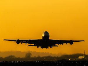 Supporting image for story: Mainland Greece at risk of losing quarantine exemption