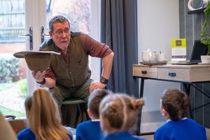 BWM - SGB-67251 - A storytelling session at Barratt Homes' Poppy Fields