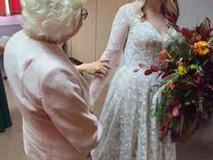Supporting image for story: 'It was a delight to see' - Sutton Coldfield care home help 93-year-old grandmother's wish come true as staff took her to granddaughter's wedding