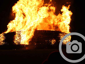 Supporting image for story: Donnington Bonfire display in Telford draws 12,000