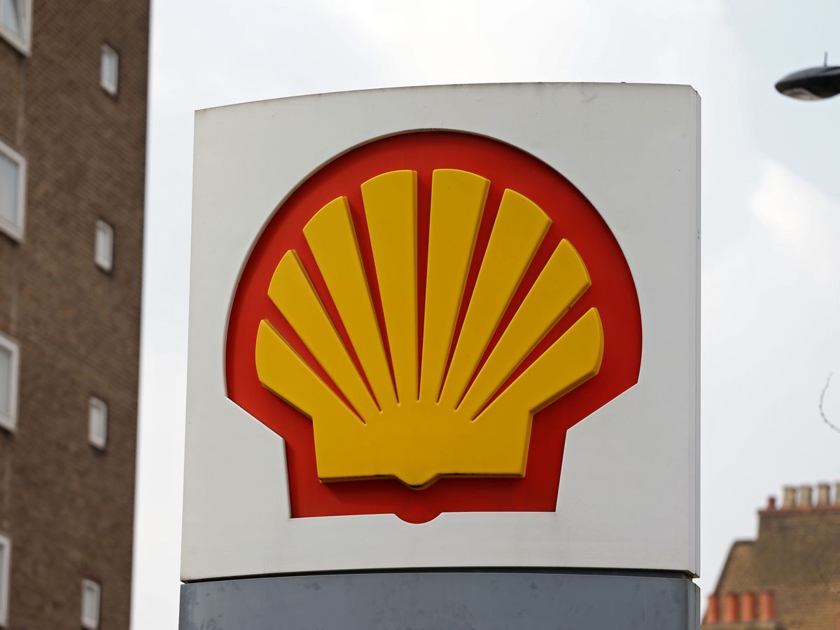 Shell profits fall as trading hit by volatile markets