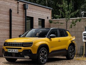 Supporting image for story: Jeep slashes £3,750 off Avenger Electric with own incentive scheme