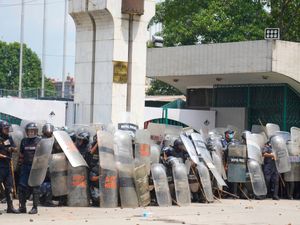 Supporting image for story: Police in Nepal open fire on anti-government protesters, killing 17