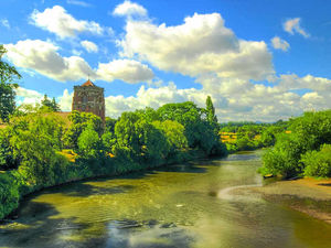 Supporting image for story: Beautiful summer view from Atcham Bridge