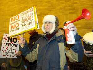 Supporting image for story: Protesters told to 'fill in a form' at Shropshire and Mid Wales pylons event