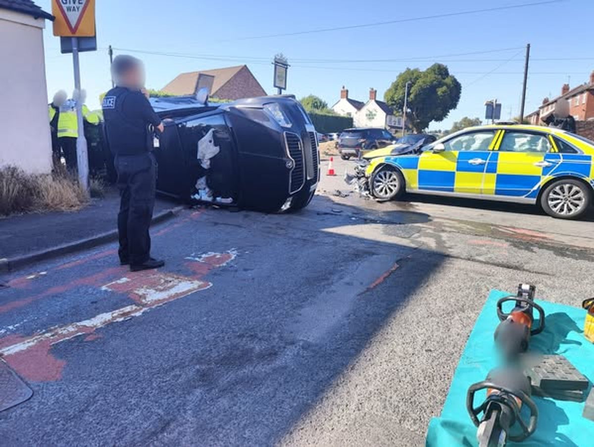 Dramatic pictures show accident in Lower Gornal which caused extensive damage - including to a police vehicle