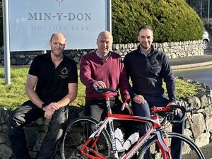 Supporting image for story: Salop Leisure announces sponsor deal for Harlech Triathlon 