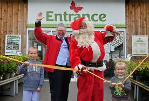 Christmas arrives at Bridgnorth Garden Centre. Santa with 


Nuala 6 and Mac 3 O'Sullivan.