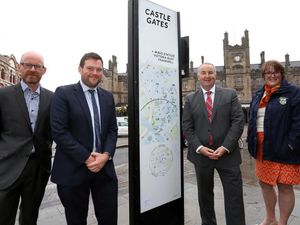 Supporting image for story: New signs point the way for Shrewsbury visitors