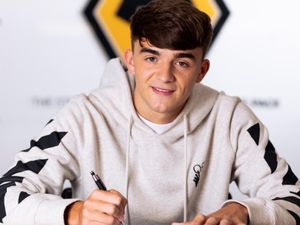 Supporting image for story: Wolves seal £350k Harvey Griffiths deal from Manchester City 