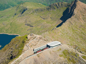 Supporting image for story: New Years Eve Snowdon climber apologises for being a 'prat'