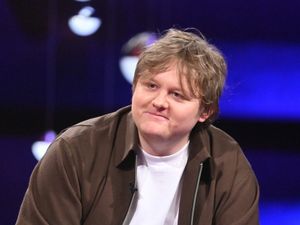 Supporting image for story: Cat Cavelli thanks Lewis Capaldi for ‘kindness’ after Chappell Roan incident