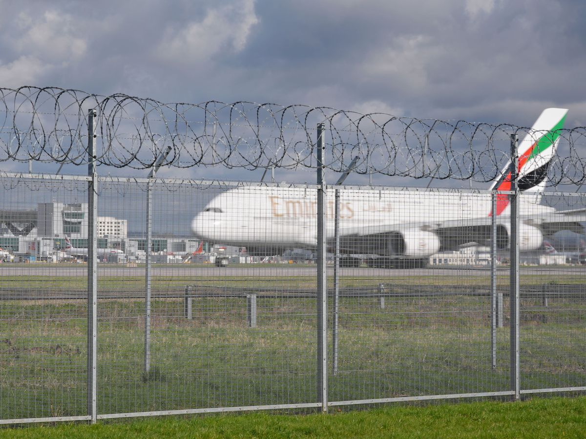 What is Gatwick&rsquo;s expansion plan and who will pay for it?