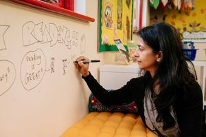 Konnie Huq opens the new library at Pontesbury CE Primary School
