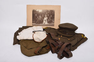 A scarce Great War officer’s uniform grouping, which belonged to Second Lieutenant Arthur Charles Sewell Simon, sold for £2,500.