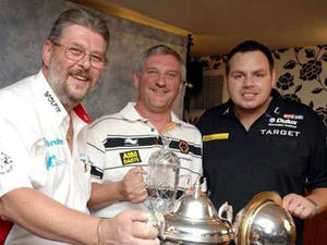 Supporting image for story: World champions mend rifts in darts