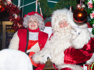 Supporting image for story: Hundreds spread festive cheer at Christmas light switch-on event in Upper Gornal