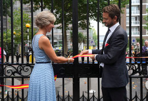 President Clare Connor (left) and Ben Flint officially open the new Rachael Heyhoe Flint gate at Lord's