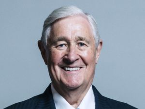 Supporting image for story: Watchdog opens probe into ex-MP Geoffrey Robinson over spending rules