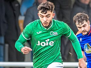 Supporting image for story: Badgers maul Wulfs as Reg fires in five