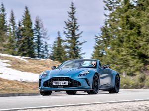 Aston Martin Vantage Roadster