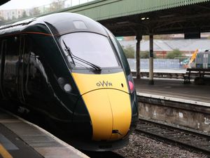 Supporting image for story: How can I get to central London for the coronation?