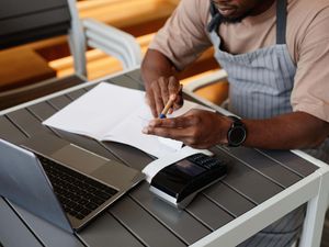 Supporting image for story: Government to consult on new laws to clamp down on late payments to small firms