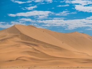 Supporting image for story: Artist creates installation to play Toto’s Africa ‘for eternity’ in Namib desert