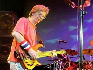 Supporting image for story: Grateful Dead stars remember their ‘brother’ Phil Lesh following his death