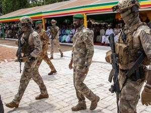 Supporting image for story: Extremists kill dozens of soldiers at a Mali military base, sources say
